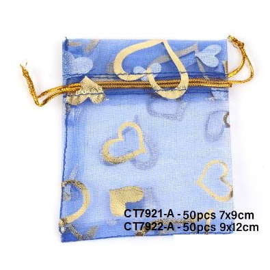SACOS AZUL COM CORAÇÕES DE ORGANZA