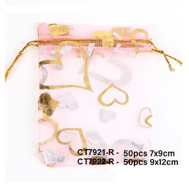 SACOS ROSA COM CORAÇÕES DE ORGANZA